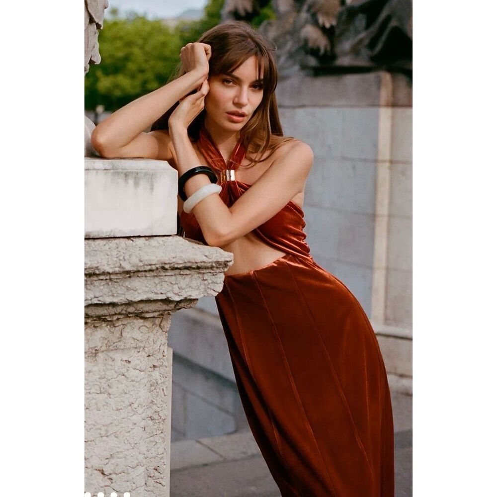 Anthropologie $168 FLAT WHITE VELVET HALTER DRESS size medium m9